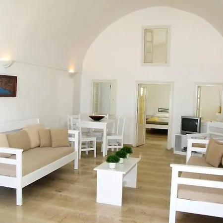 Nomikos Aparthotel 4*