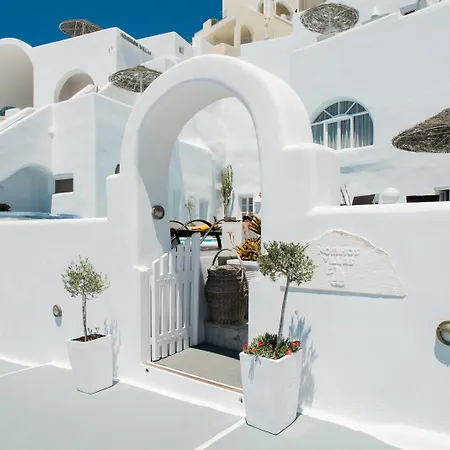 Nomikos Aparthotel