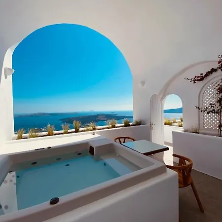 Nomikos 4* Fira (Santorini)