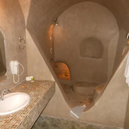 Aparthotel Nomikos