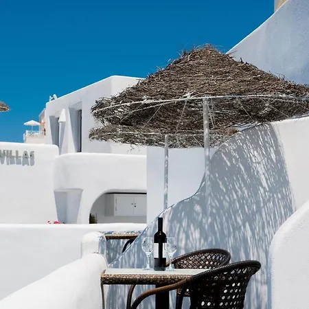 Nomikos Aparthotel 4*