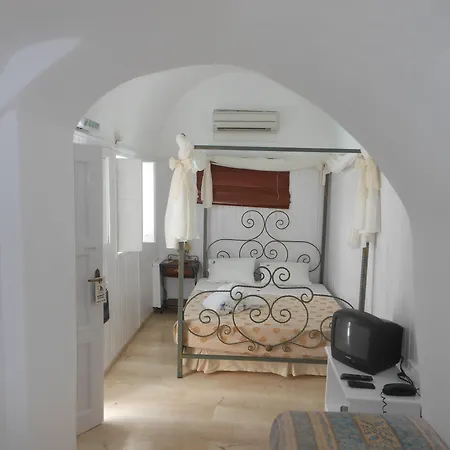 Nomikos 4* Тира